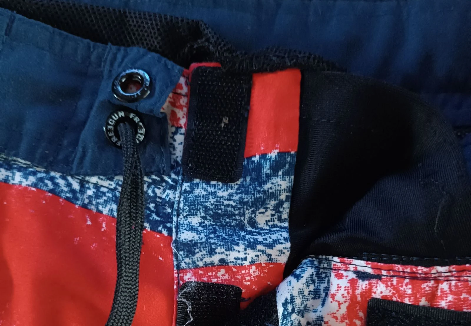 Red, blue and white star print Freegun boardshorts / swim trunks XS – photo 4